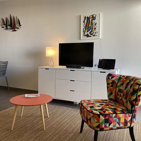 Appartement 3* A - Moderne Avec Terrasse Et Parking, Proche Plage Et Commerces - Fr-1-539-13 Royan